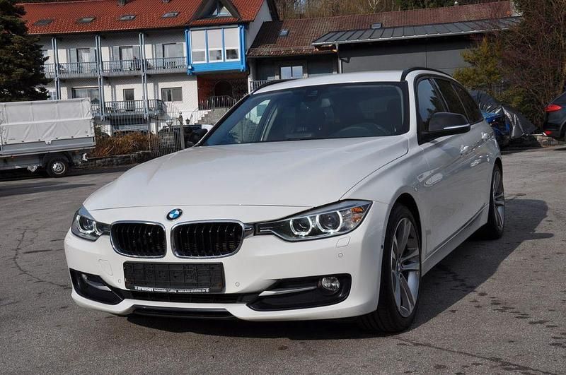 Gebraucht BMW 320 Sport Line 184 PS (135 kW) 2013 Weiß Kombi