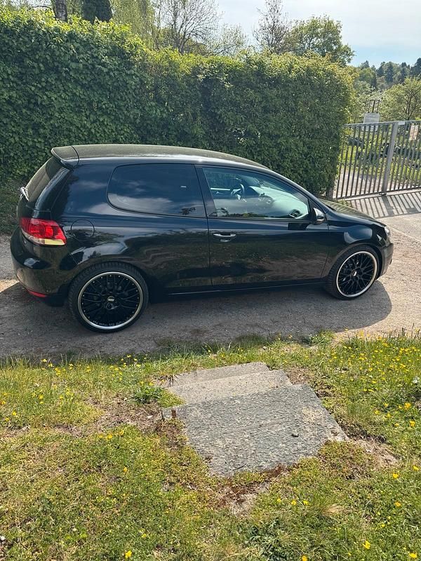 Second-hand VW Golf 102 CP (75 kW) 2009 Negru Coupe
