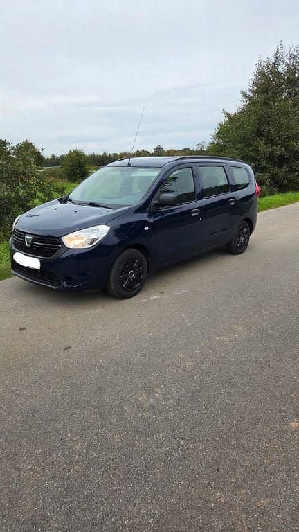 Blau Gebraucht 2017 Dacia Lodgy Acces Van / Kleinbus | 5.899 € (Superpreis) - Bild 1/4