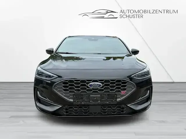 Używany Ford Focus ST 280 KM (205 kW) 2024 Czarny Sedan/Limuzyna