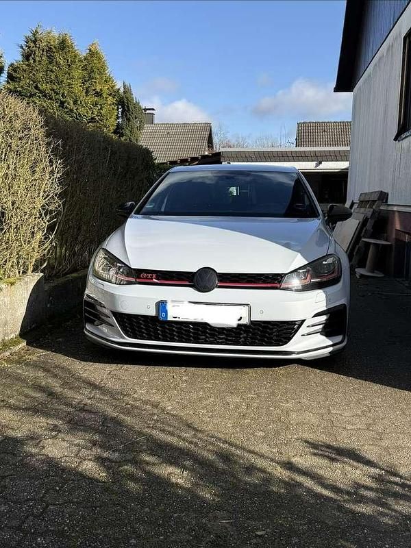 Gebraucht VW Golf VII GTI 230 PS (169 kW) 2018 Grau Kleinwagen