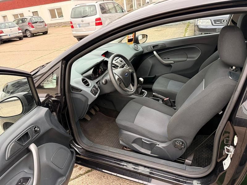 Gebraucht Ford Fiesta 75 PS (55 kW) 2010 Schwarz Kleinwagen