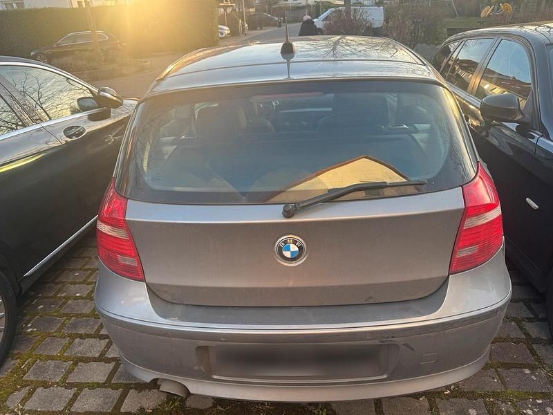 Gebraucht BMW 116 122 PS (89 kW) 2008 Grau Kleinwagen