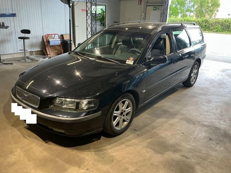 Schwarz Gebraucht 2002 Volvo V70 Comfort Kombi | 4.990 € (Teuer) - Bild 1/4