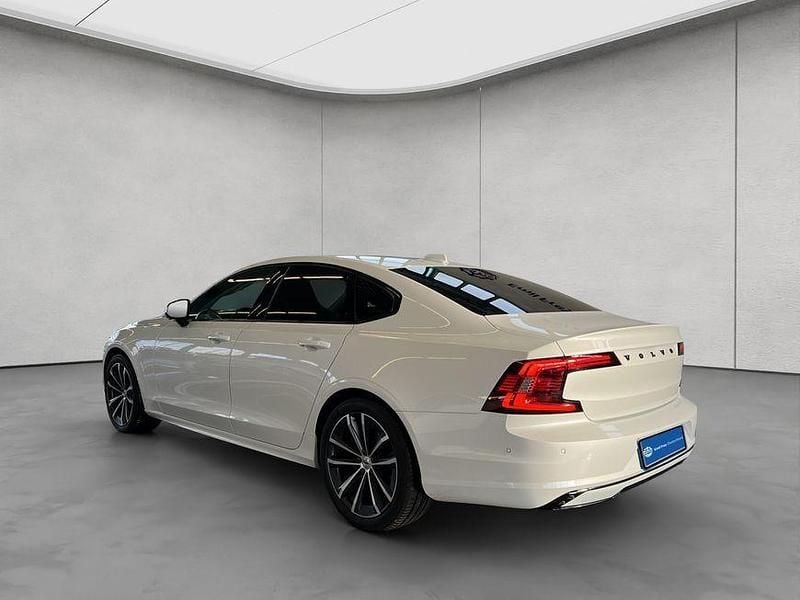 Gebraucht Volvo S90 Momentum 235 PS (172 kW) 2022 Crystal whitepearl 707 Limousine