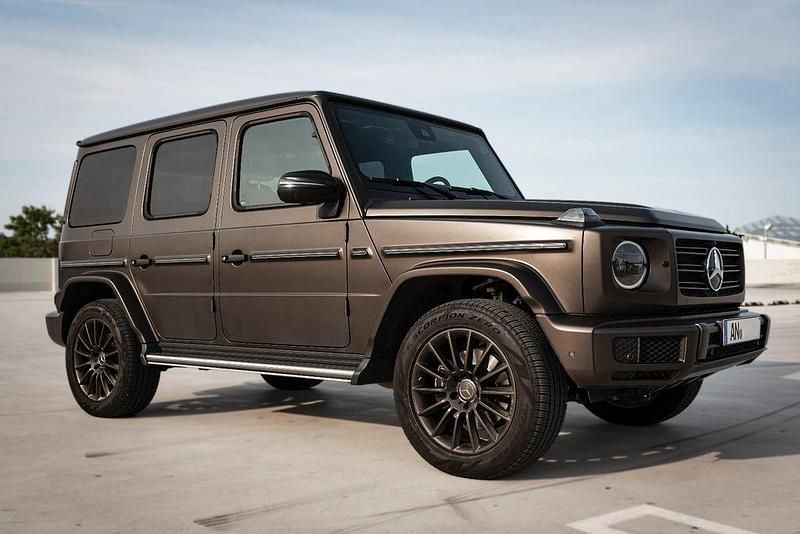 Braun Gebraucht 2024 Mercedes G400 Night SUV | 154.000 € - Bild 1/4