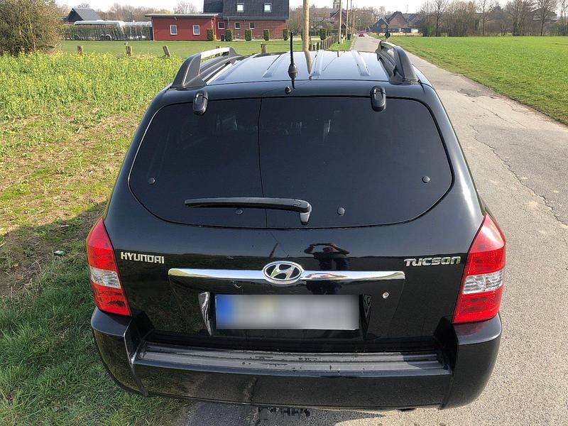 Gebraucht Hyundai Tucson 141 PS (103 kW) 2008 Schwarz SUV