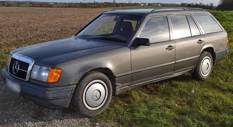 Second-hand Mercedes 230 1989 Gri Break