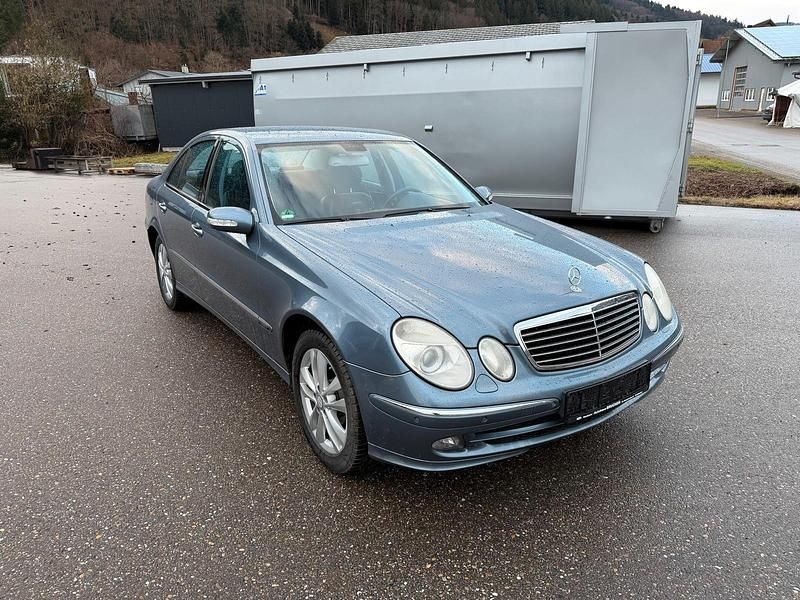 Gebraucht Mercedes E280 190 PS (139 kW) 2006 Blau Limousine