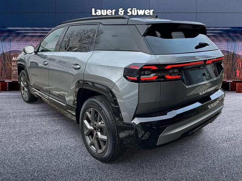 Neu Jeep Compass 145 PS (106 kW) 2026 Grau SUV