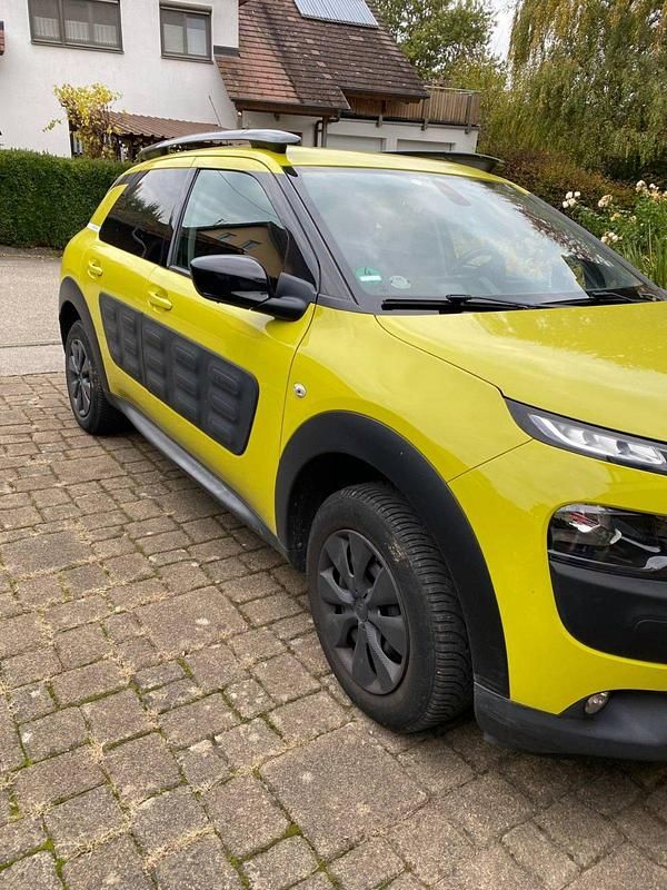 Gelb Gebraucht 2015 Citroën C4 Cactus Feel Kleinwagen | 8.200 € (Etwas zu teuer) - Bild 1/4