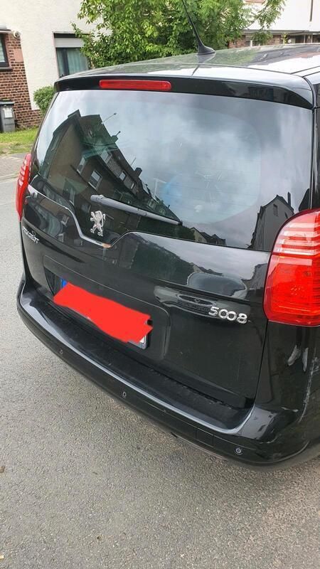 Schwarz Gebraucht 2011 Peugeot 5008 Van / Kleinbus | 6.500 € (Fairer Preis) - Bild 1/4