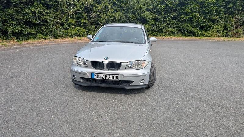 Silber Gebraucht 2005 BMW 118 Kleinwagen | 1.800 € (Superpreis) - Bild 1/4