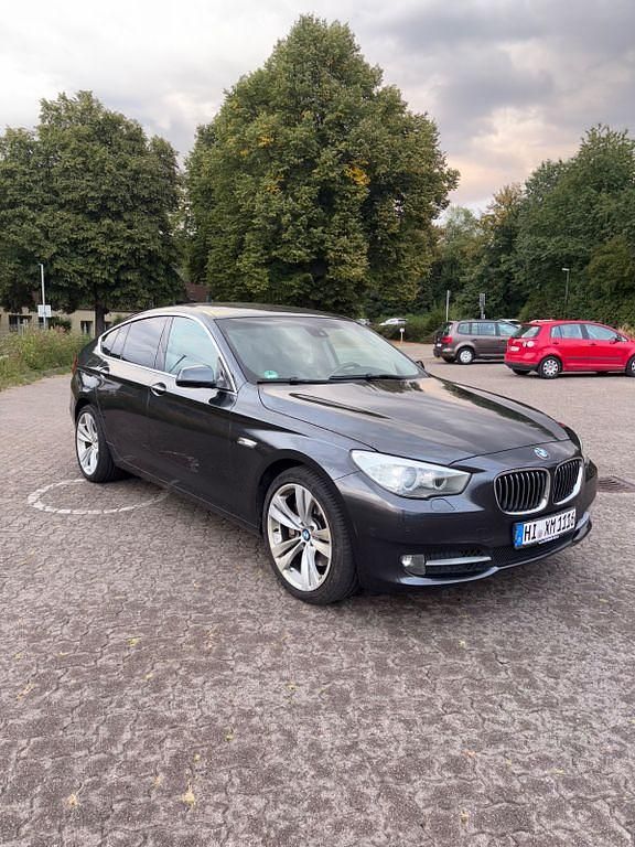 Grau Gebraucht 2010 BMW 530 Gran Turismo Limousine | 9.500 € (Fairer Preis) - Bild 1/4