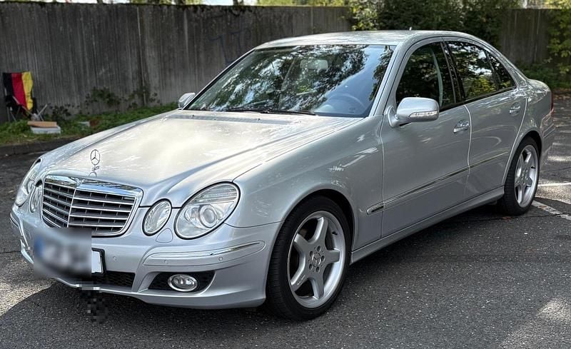 Gebraucht Mercedes E220 170 PS (125 kW) 2008 Silber Limousine