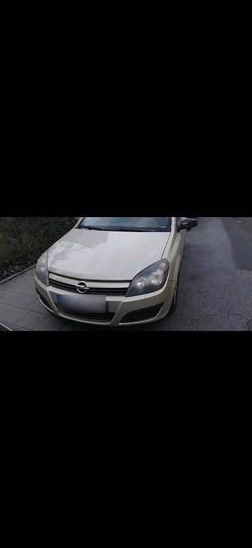 Gebraucht Opel Astra 105 PS (77 kW) 2007 Gold Limousine