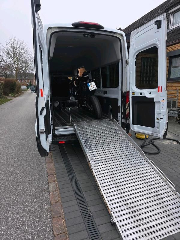 Second-hand Ford Transit 131 CP (96 kW) 2020 Alb Monovolum