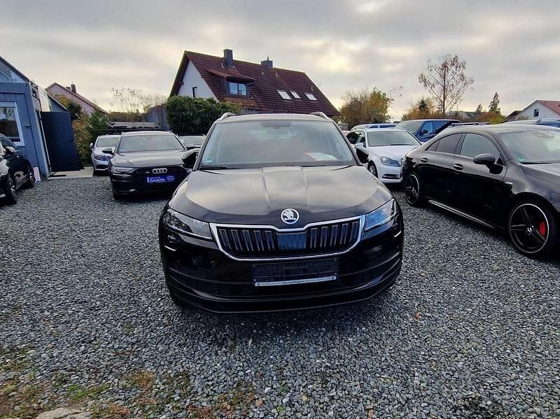Cerna magic/black magic Gebraucht 2019 Skoda Karoq Style SUV | 16.250 € (Guter Preis) - Bild 1/4