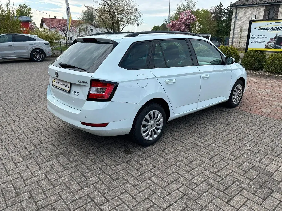 Gebraucht Skoda Fabia Ambition 95 PS (69 kW) 2019 Weiß Kombi