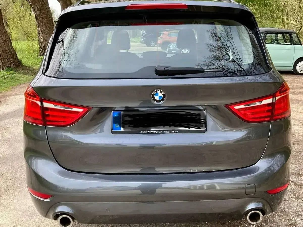 Gebraucht BMW 218 Gran Tourer Advantage 150 PS (110 kW) 2020 Grau Van / Kleinbus