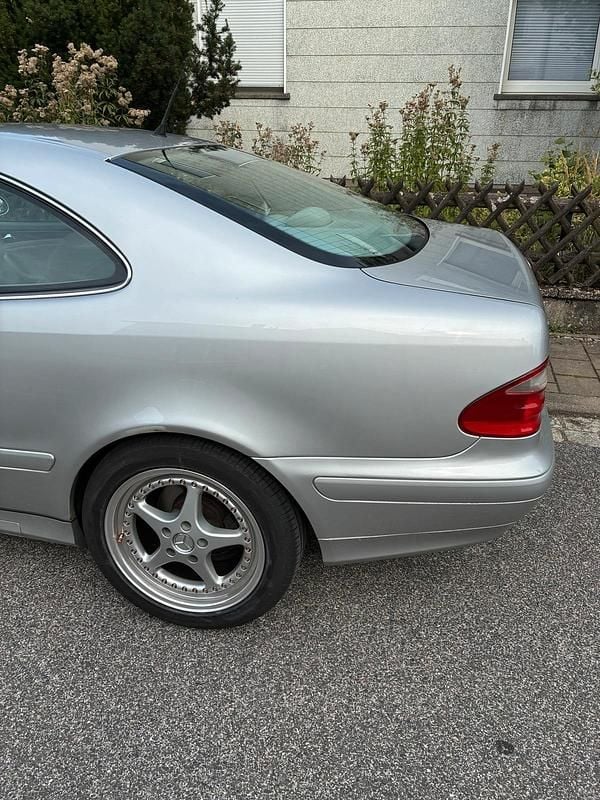Gebraucht Mercedes CLK200 163 PS (119 kW) 2000 Silber Coupé