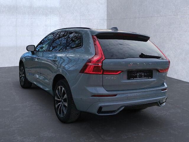 Gebraucht Volvo XC60 Plus 197 PS (144 kW) 2023 Vapour grey / (metallic) SUV
