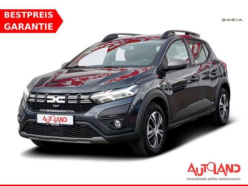 Gebraucht Dacia Sandero Expression 91 PS (66 kW) 2023 Grau Kleinwagen