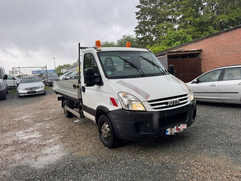 Weiß Gebraucht 2006 Iveco Daily | 4.499 € - Bild 1/4
