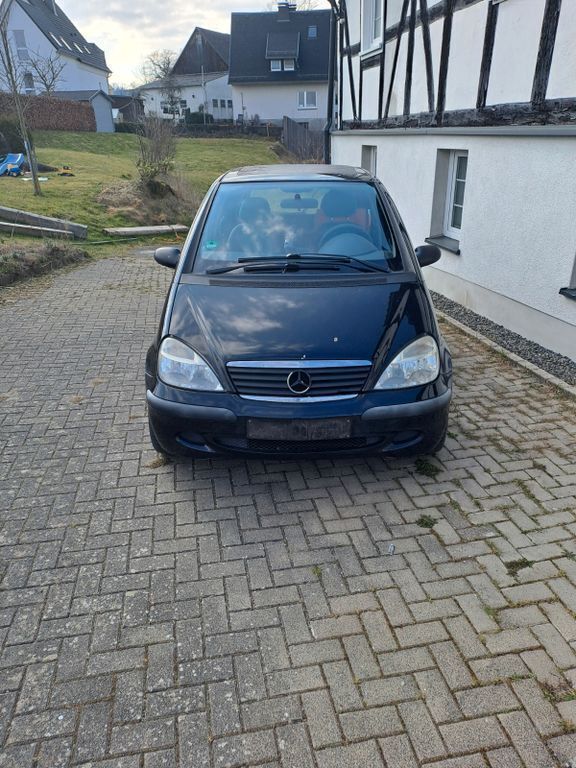Schwarz Gebraucht 2002 Mercedes A140 Elegance Van / Kleinbus | 500 € (Superpreis) - Bild 1/2