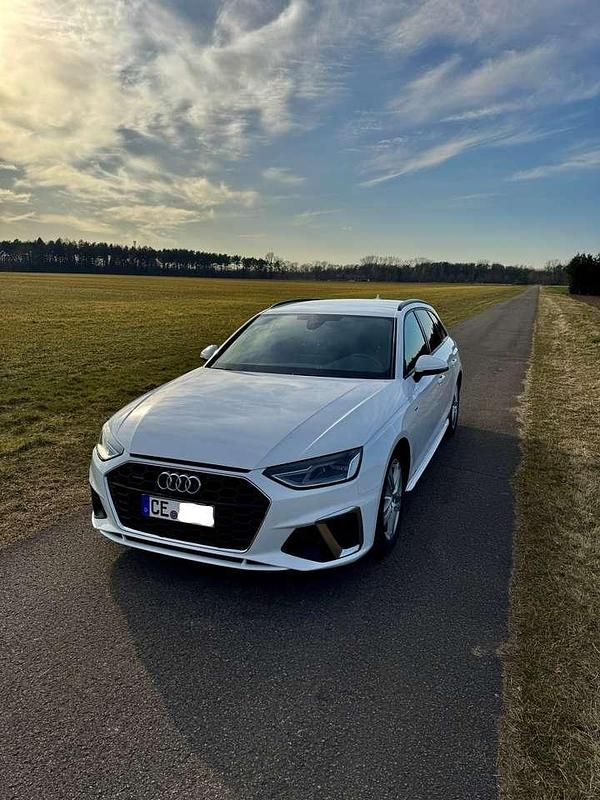 Weiß Gebraucht 2020 Audi A4 S-Line Kombi | 21.599 € (Superpreis) - Bild 1/4