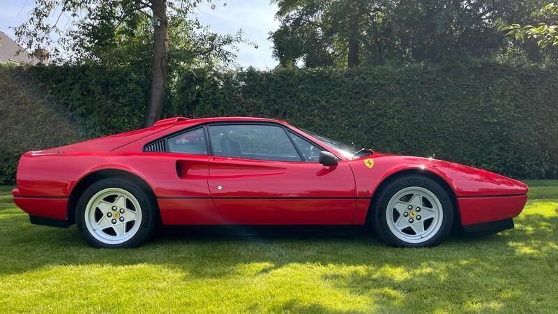 Rot Gebraucht 1988 Ferrari 328 Coupé | 72.900 € - Bild 1/4