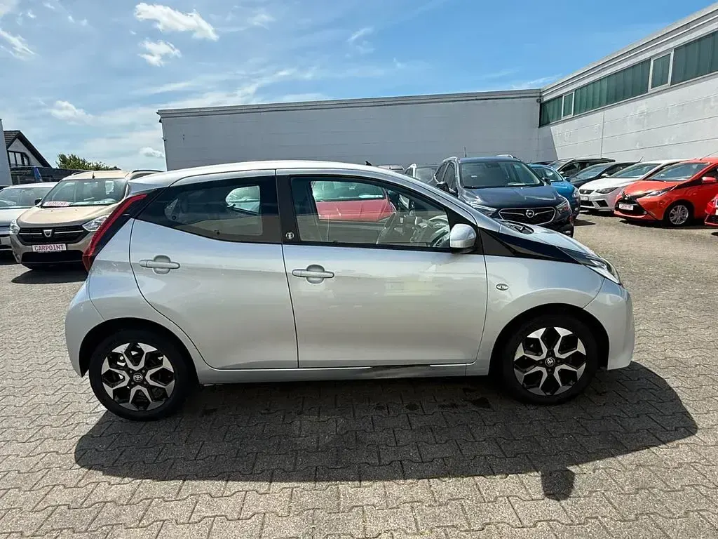 Gebraucht Toyota Aygo Team 72 PS (52 kW) 2021 Silber Kleinwagen