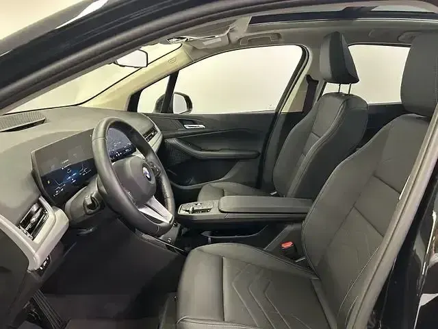 Gebraucht BMW 218 Active Tourer Efficient Dynamics 136 PS (100 kW) 2025 Saphirschwarz Van / Kleinbus