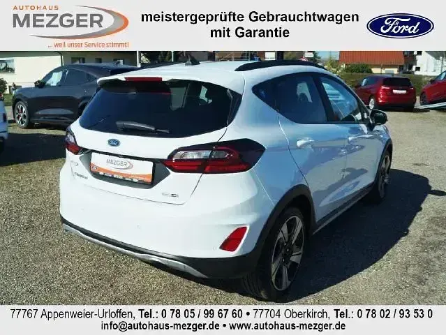 Gebraucht Ford Fiesta Active X 125 PS (91 kW) 2022 Frostweiß Kleinwagen