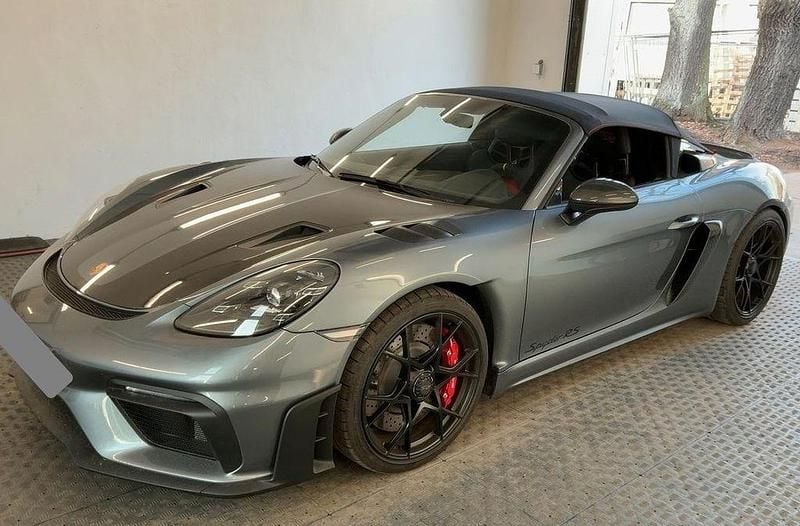 Vanadiumgraumetallic Gebraucht 2024 Porsche 718 Spyder Chrono Cabrio | 153.900 € (Fairer Preis) - Bild 1/4