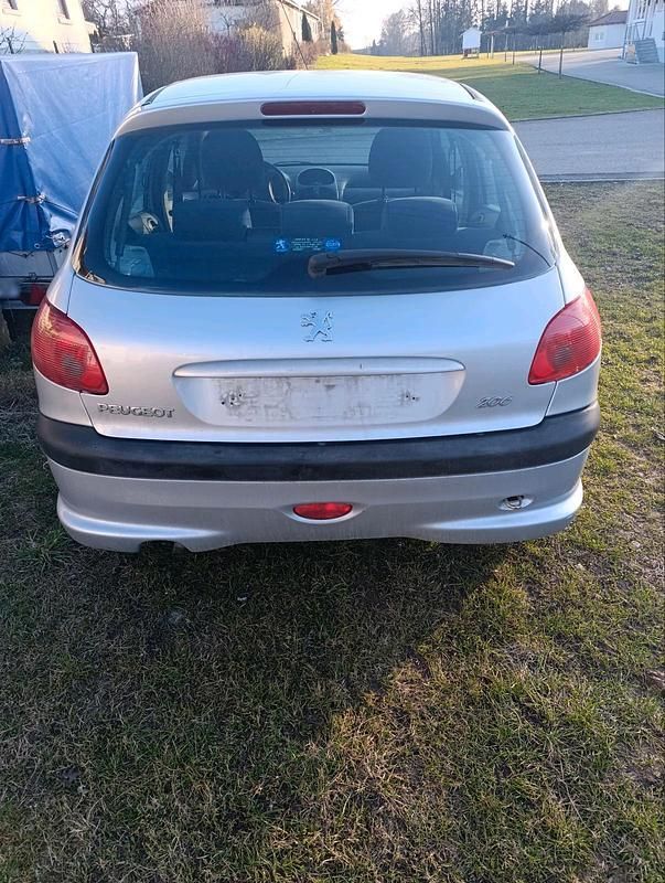 Gebraucht Peugeot 206 75 PS (55 kW) 2003 Silber Kleinwagen