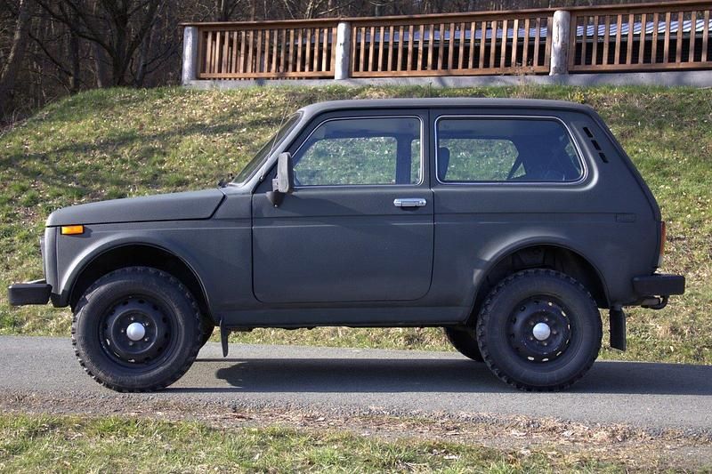 Gebraucht Lada niva 84 PS (61 kW) 2007 Grau SUV
