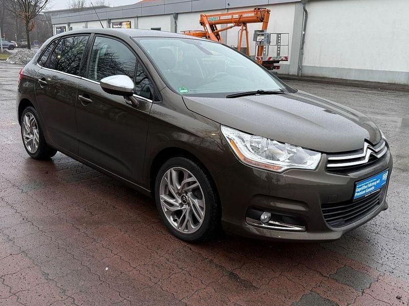 Gebraucht Citroën C4 SELECTION 114 PS (83 kW) 2013 Braun Limousine
