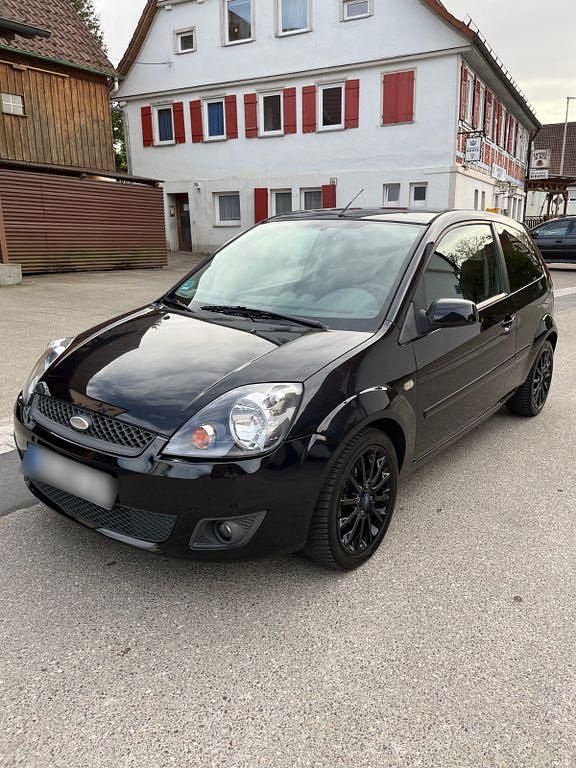Gebraucht Ford Fiesta 80 PS (58 kW) 2008 Schwarz Kleinwagen