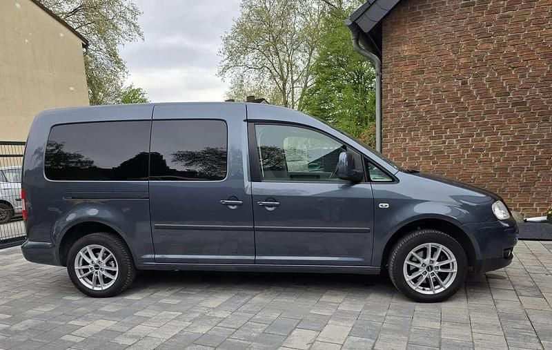 Second-hand VW Caddy Maxi 102 CP (75 kW) 2009 Gri Monovolum