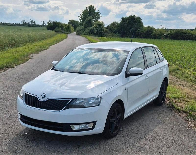 Weiß Gebraucht 2013 Skoda Rapid Kombi | 5.500 € (Fairer Preis) - Bild 1/3