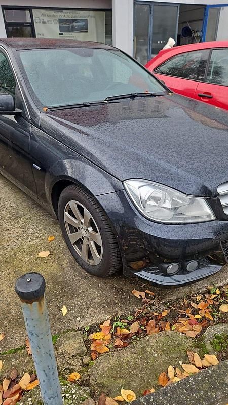 Schwarz Gebraucht 2013 Mercedes C180 Limousine | 6.000 € (Superpreis) - Bild 1/4