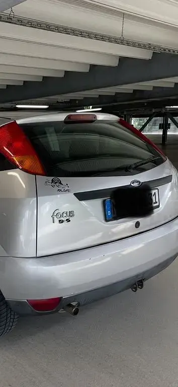Gebraucht Ford Focus 75 PS (55 kW) 2000 Silber Limousine