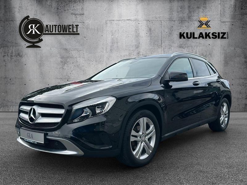 Schwarz Gebraucht 2016 Mercedes GLA200 Urban SUV | 15.381 € (Fairer Preis) - Bild 1/4
