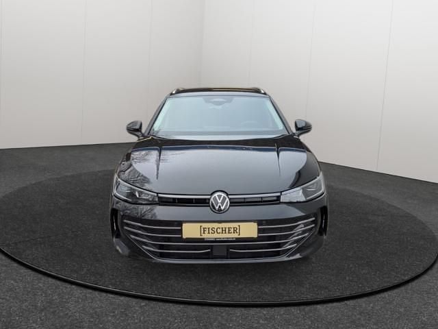 Gebraucht VW Passat Elegance 150 PS (110 kW) 2025 Grenadillschwarz metallic Kombi