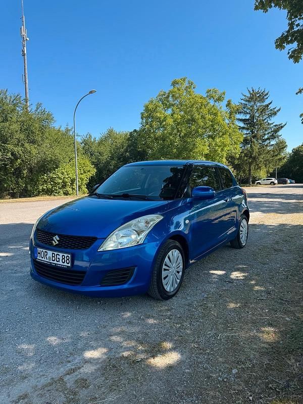 Blau Gebraucht 2010 Suzuki Swift Kleinwagen | 3.500 € (Teuer) - Bild 1/4