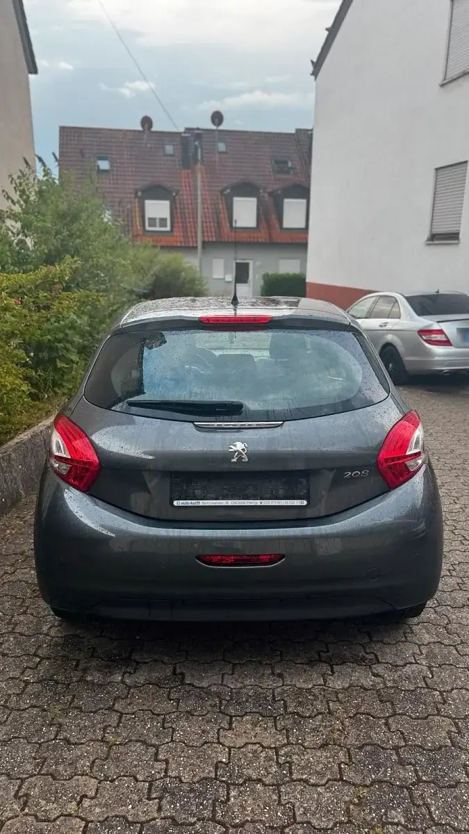 Gebraucht Peugeot 208 95 PS (69 kW) 2012 Grau Kleinwagen