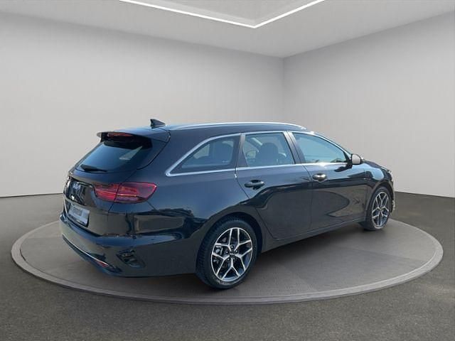 Gebraucht Kia Ceed Spirit 140 PS (102 kW) 2025 Schwarz Kleinwagen