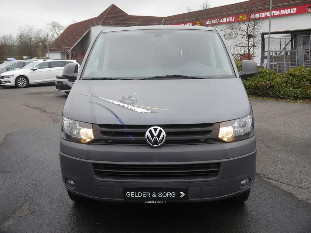 Gebraucht VW Caravelle Trendline 140 PS (102 kW) 2011 Grau Van