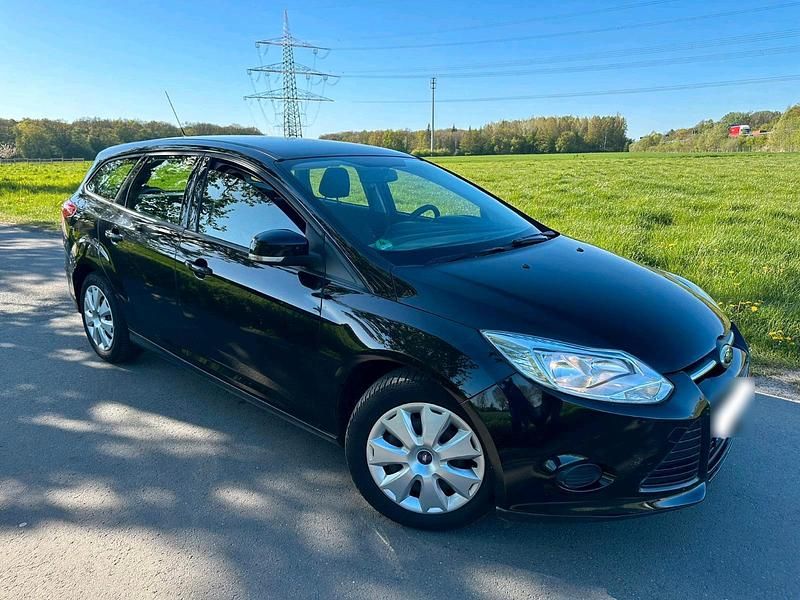 Usata Ford Focus 100 CV (73 kW) 2014 Nero Berlina